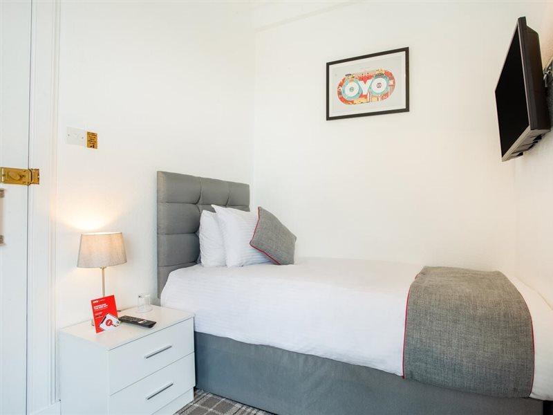 โอโย คอร์เนอร์ โฮเทล Hotel คาร์นูสตี ภายนอก รูปภาพ