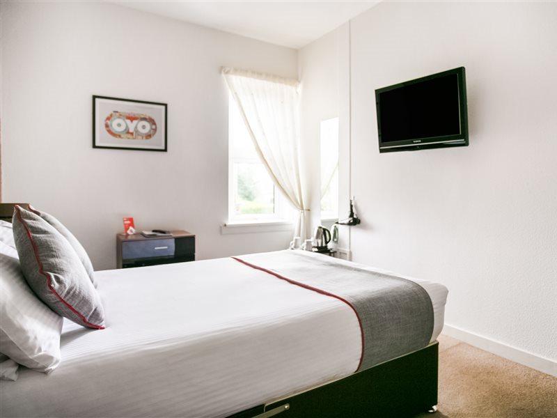 โอโย คอร์เนอร์ โฮเทล Hotel คาร์นูสตี ภายนอก รูปภาพ