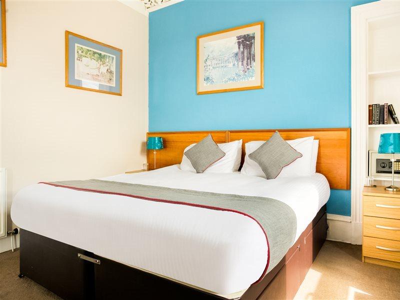 โอโย คอร์เนอร์ โฮเทล Hotel คาร์นูสตี ภายนอก รูปภาพ