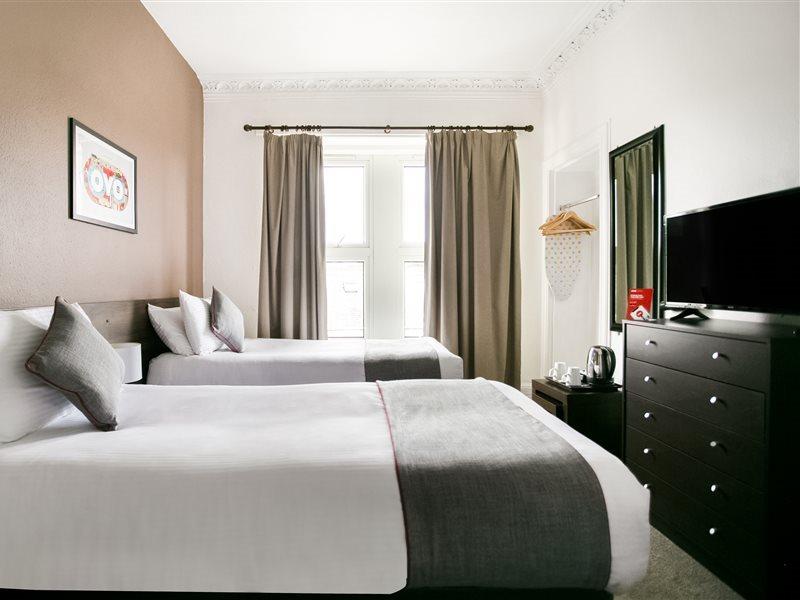 โอโย คอร์เนอร์ โฮเทล Hotel คาร์นูสตี ภายนอก รูปภาพ