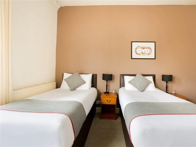 โอโย คอร์เนอร์ โฮเทล Hotel คาร์นูสตี ภายนอก รูปภาพ