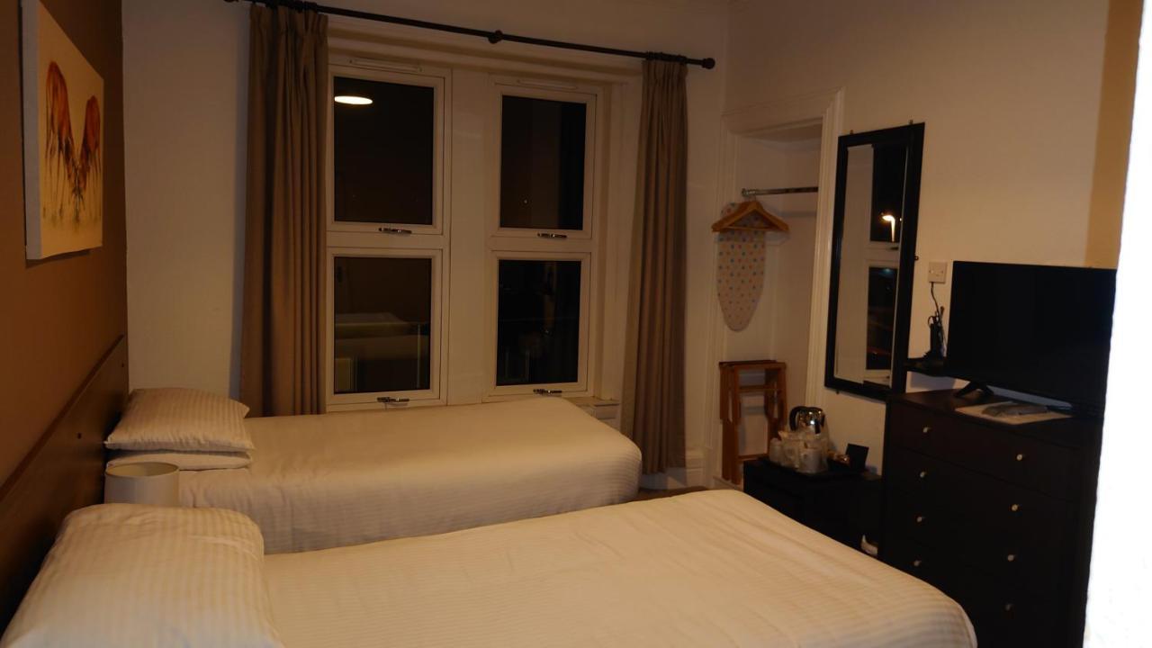 โอโย คอร์เนอร์ โฮเทล Hotel คาร์นูสตี ภายนอก รูปภาพ