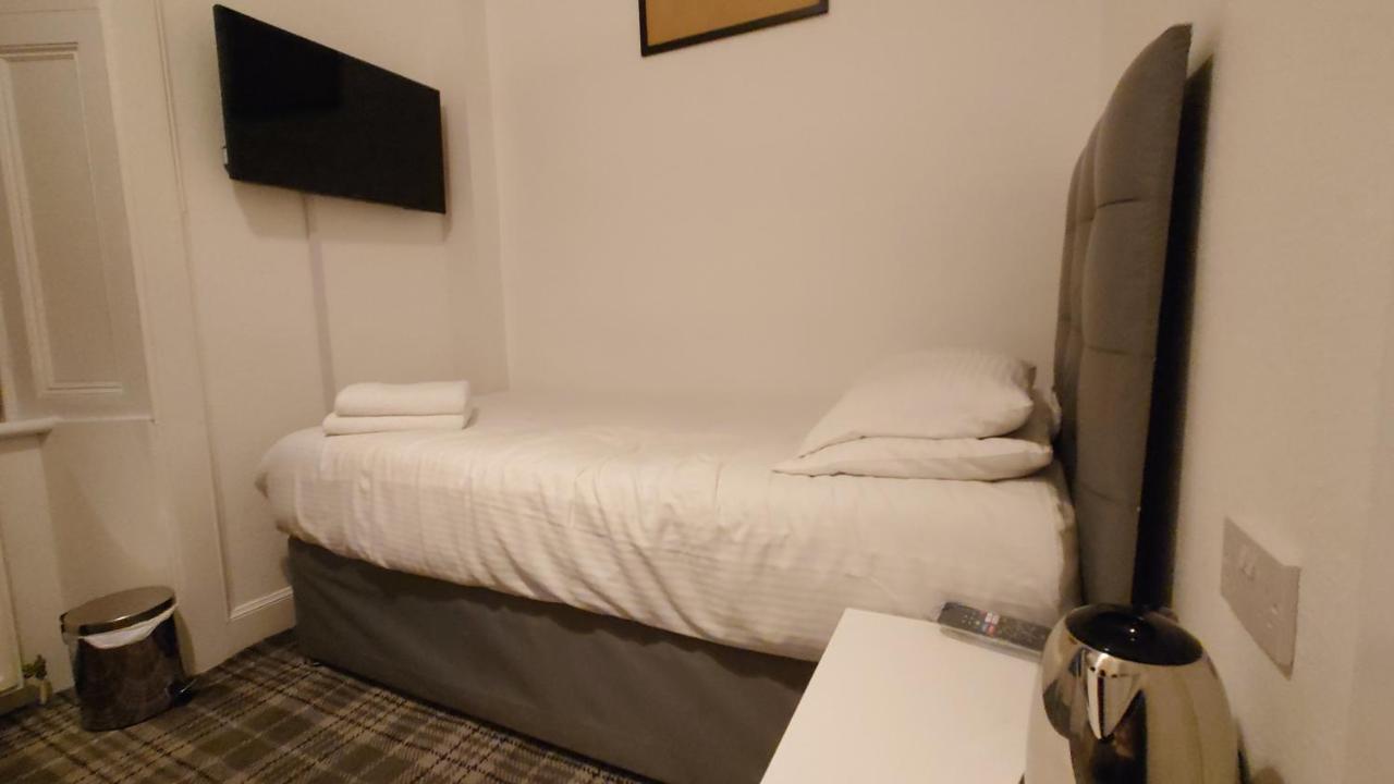 โอโย คอร์เนอร์ โฮเทล Hotel คาร์นูสตี ภายนอก รูปภาพ