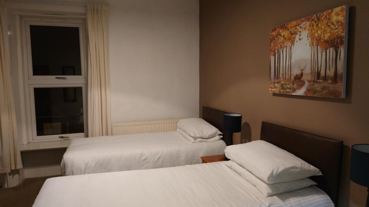โอโย คอร์เนอร์ โฮเทล Hotel คาร์นูสตี ภายนอก รูปภาพ