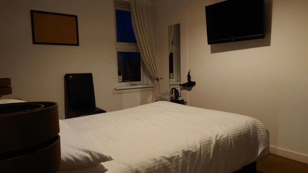 โอโย คอร์เนอร์ โฮเทล Hotel คาร์นูสตี ภายนอก รูปภาพ