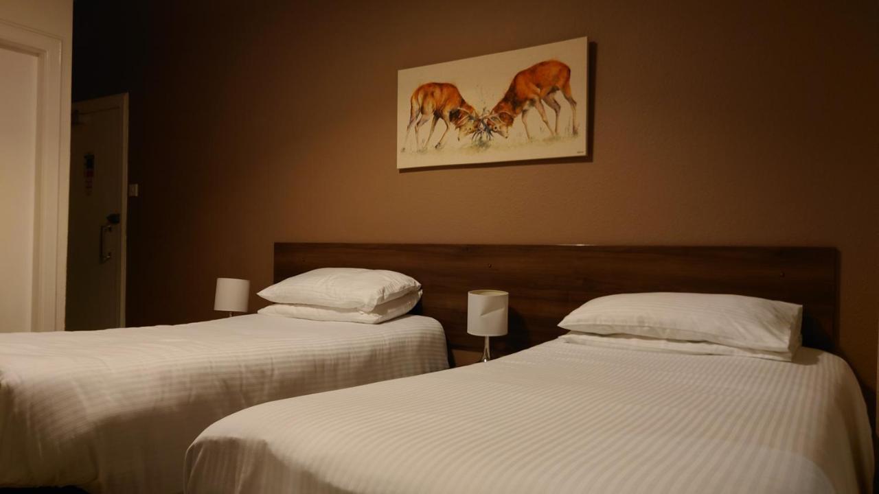 โอโย คอร์เนอร์ โฮเทล Hotel คาร์นูสตี ภายนอก รูปภาพ